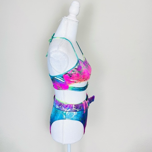 Roma Rainbow Snake Print Underboob & Buckle Rave Set - Picture 4 of 11